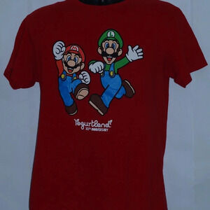 Super Mario Brothers Yoguartland t-shirt Size (M)
